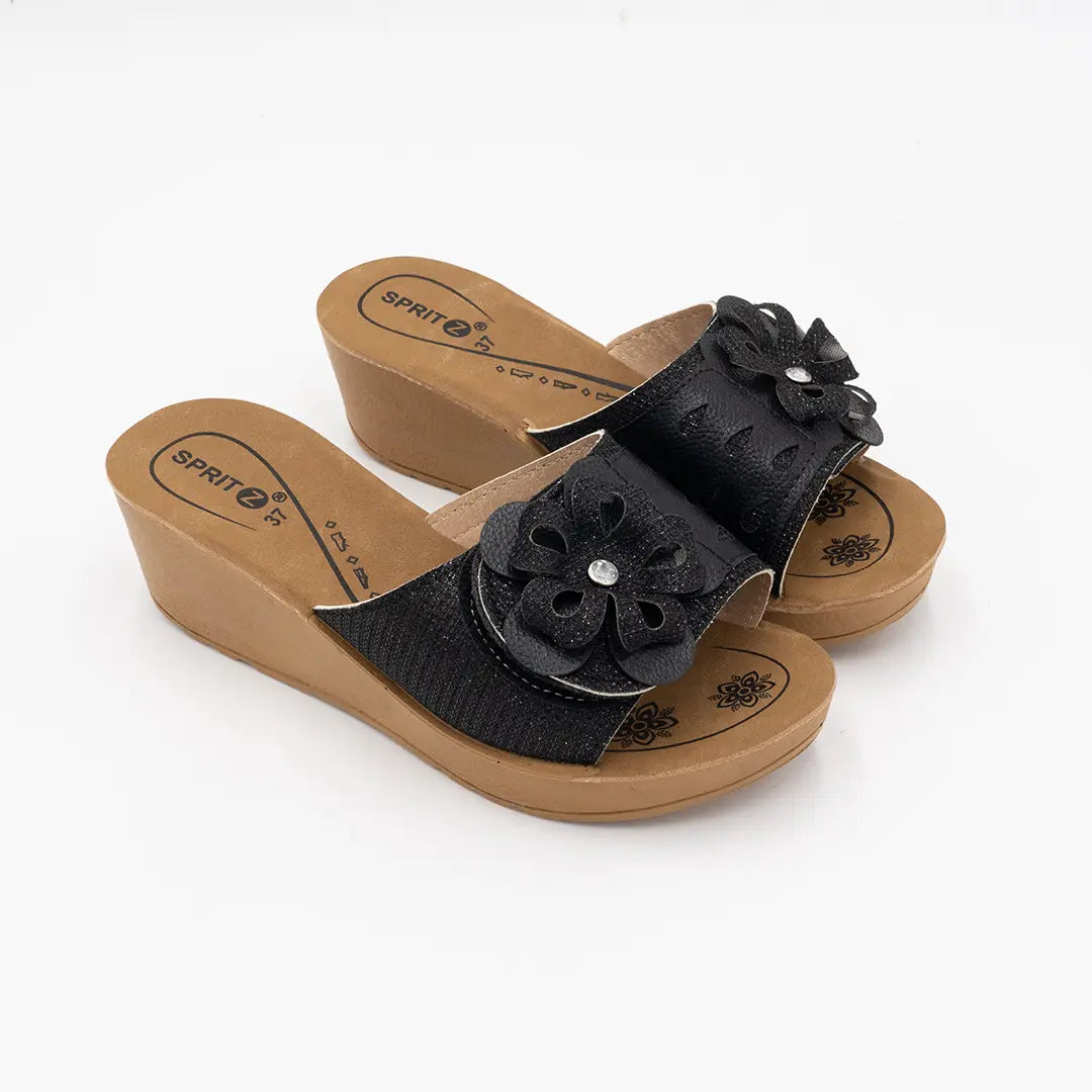Ciabatte Con Strappo Nere SPRING 2034