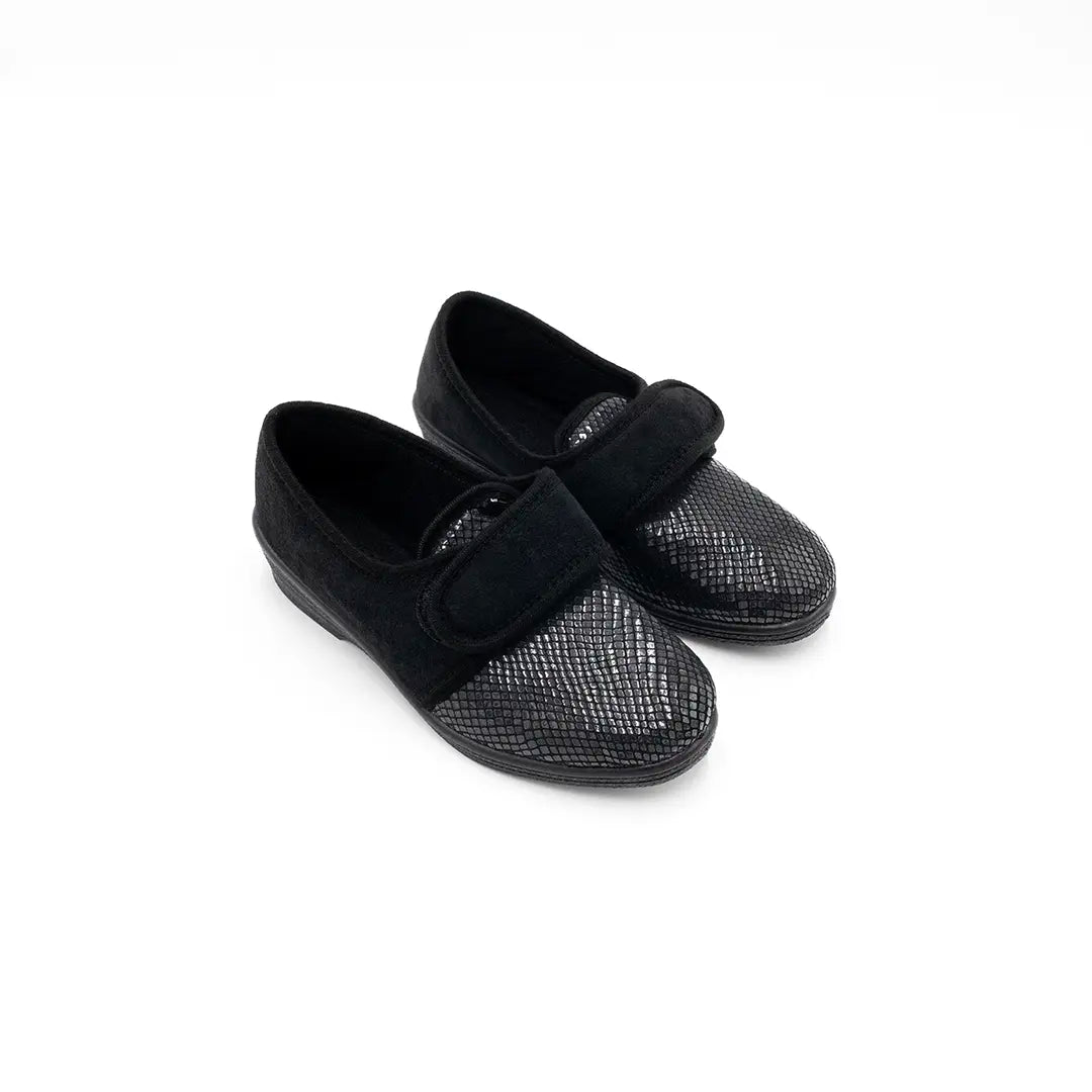 Scarpette Punta Pitonata Con Strappo Nere LISA